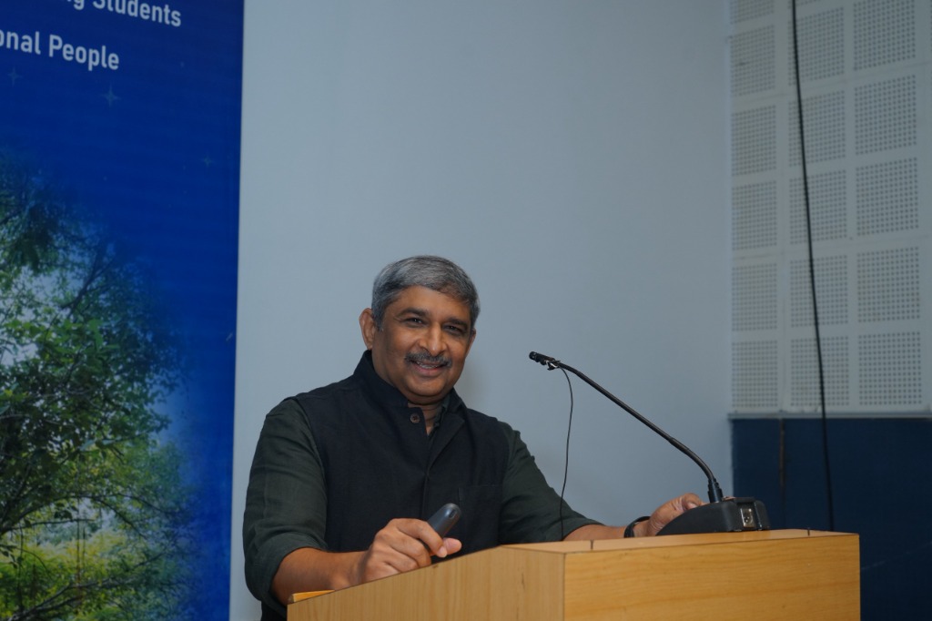 Prof. Vasudeva Varma presenting the initial initiatives of CETLS